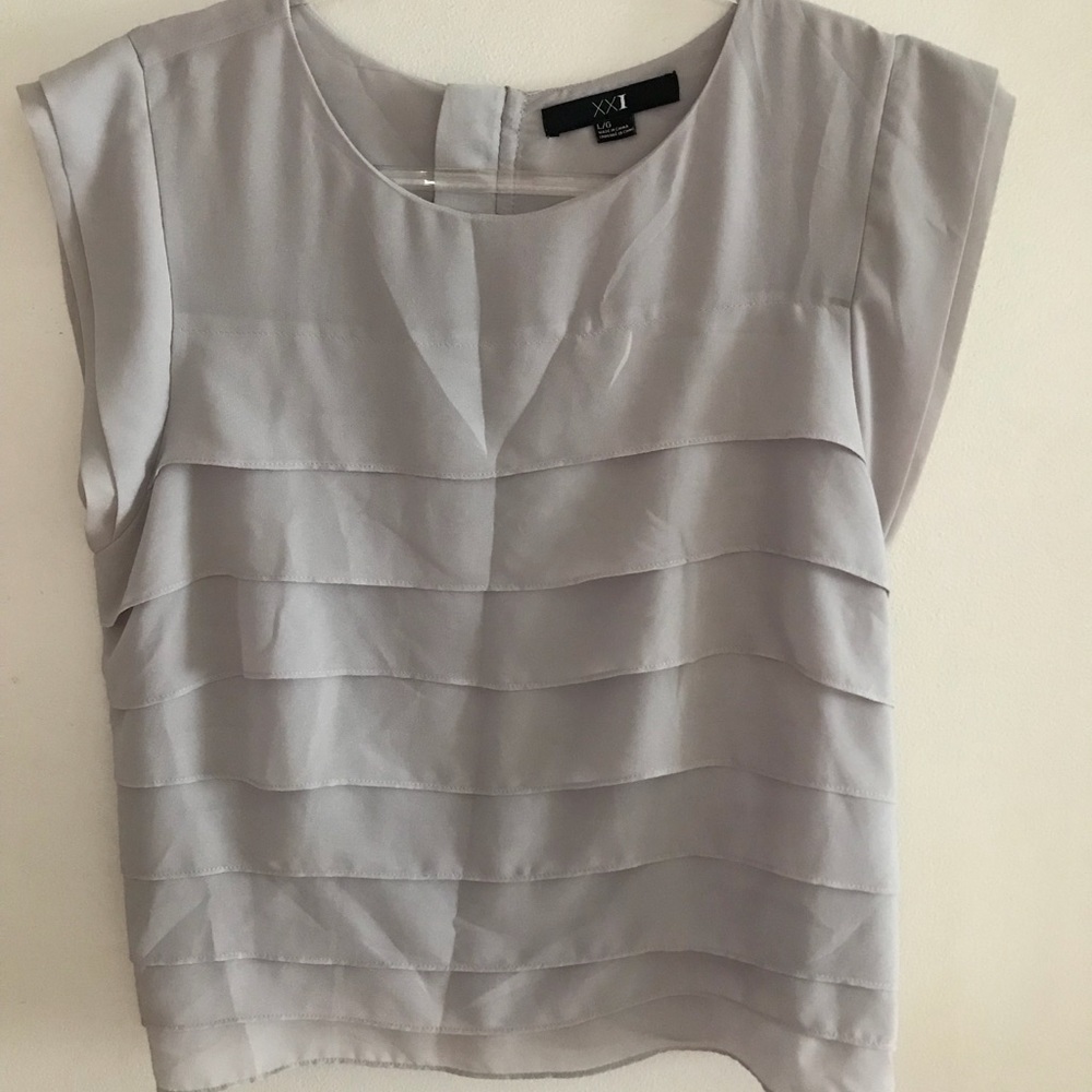 Forever 21 Light Gray Top